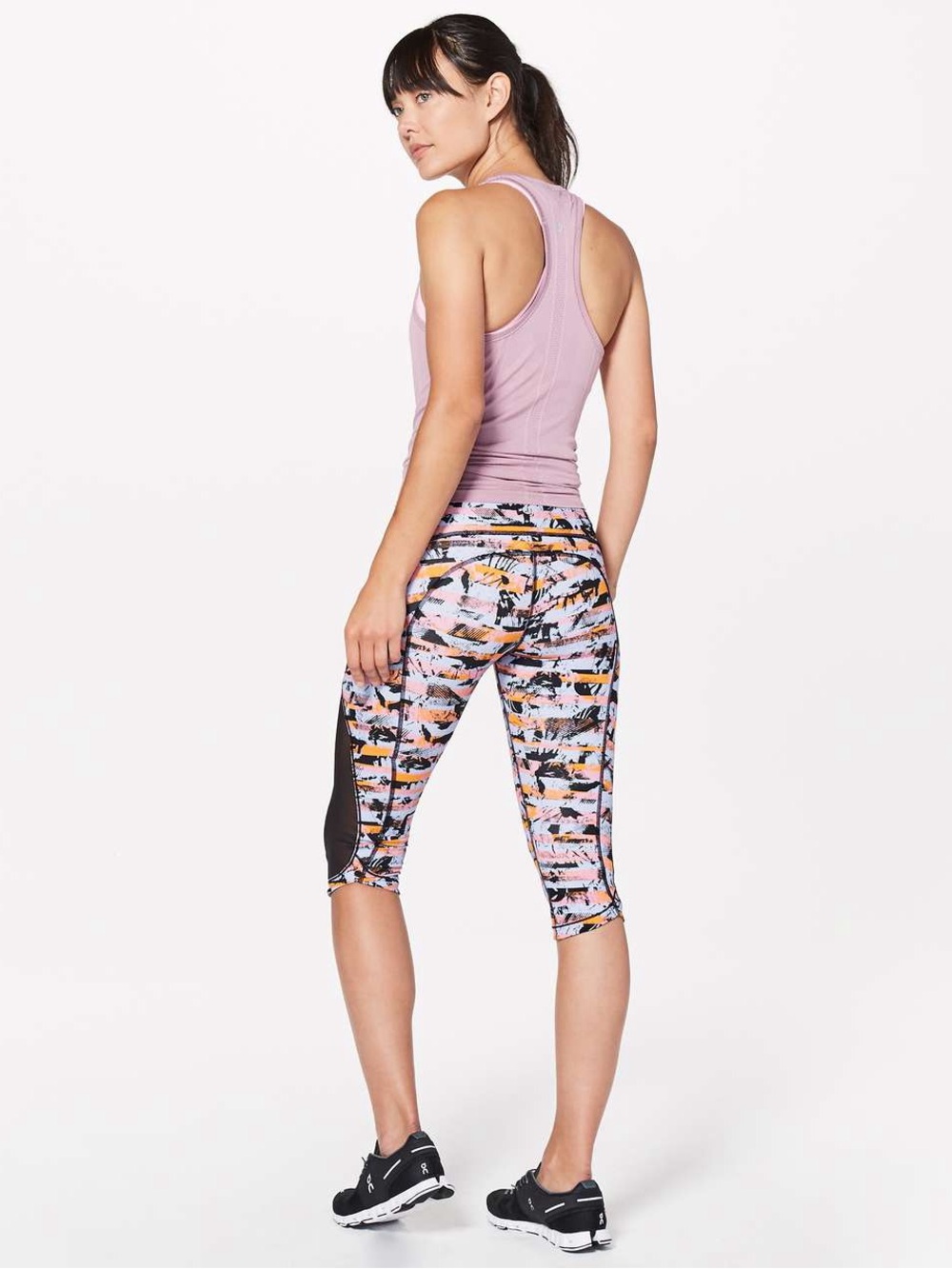 Lululemon Sun Runner Crop 17"
Inversion Multi Capri Leggings Size 4 Running